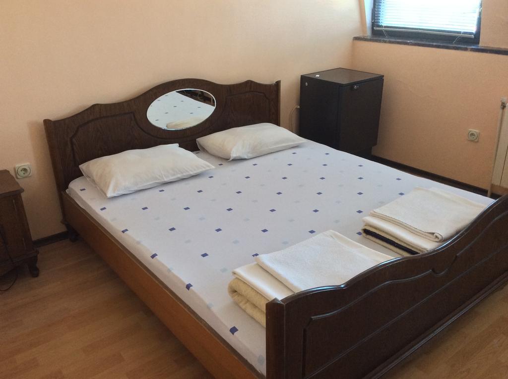 National Hotel Ruse Habitación foto
