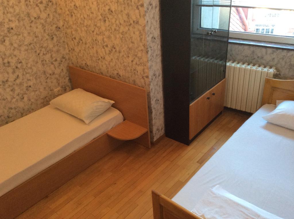 National Hotel Ruse Habitación foto